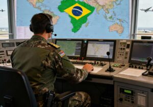 Brasil lidera em segurança da aviação, mas o salário do controlador de tráfego aéreo…
