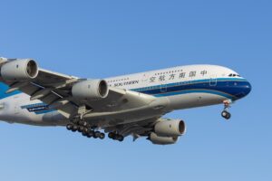 DOT dos EUA Impõe Restrições às Companhias Aéreas Chinesas para Sobrevoo na Rússia