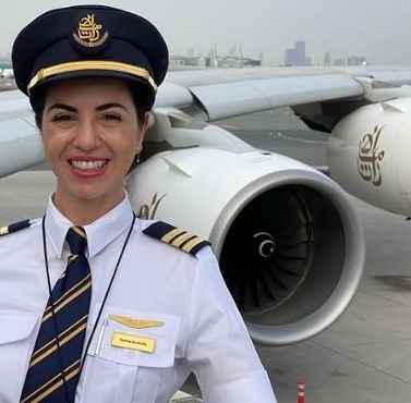 Primeira Brasileira a Comandar o Maior Avião Comercial do Mundo imagem noticia