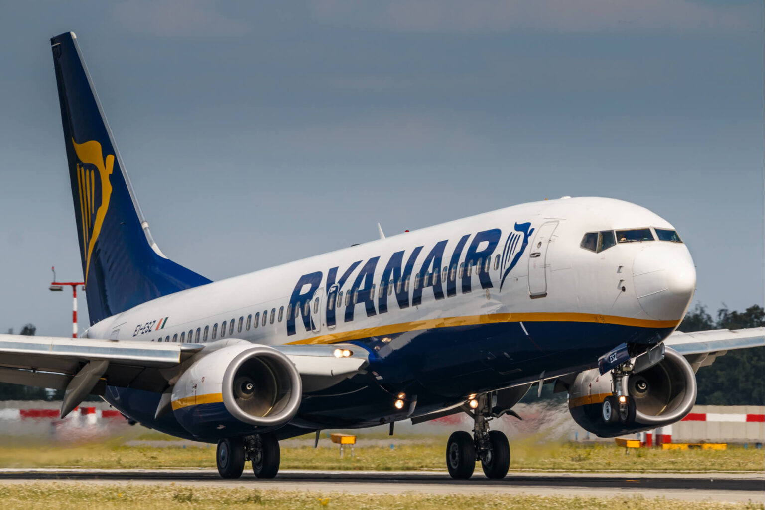 Ryanair 737 Realiza Pouso Seguro com Apenas Seis Minutos de Combustível Restante Ryanair 737 Realiza Pouso Seguro com Apenas Seis Minutos de Combustível Restante
