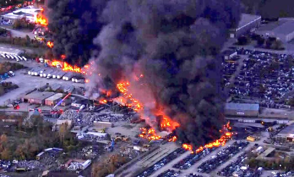 Tragédia em Louisville: Explosão de Avião Cargueiro da UPS Abala a Cidade Tragédia em Louisville: Explosão de Avião Cargueiro da UPS Abala a Cidade