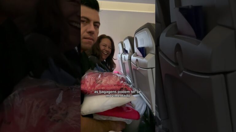 Piloto de bom humor chegando no destino 😂❤️✈️ #viagemdeaviao #pilotoengracado #piloto