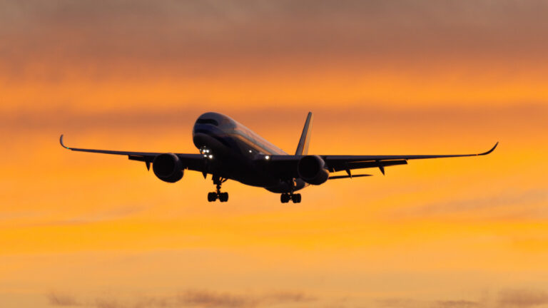 FAA Inicia Investigação sobre Conformidade da Companhia Aérea com Ordem de Redução de Voos FAA Inicia Investigação sobre Conformidade da Companhia Aérea com Ordem de Redução de Voos