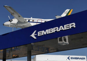 JPMorgan Visita Fábrica da Embraer e Retorna com Perspectivas Renovadas sobre as Ações da Empresa