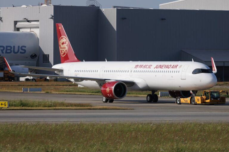 Spring Airlines e Juneyao da China Avaliam Encomendas de Airbus A320 Atingindo Mais de US$ 8 Bilhões Spring Airlines e Juneyao da China Avaliam Encomendas de Airbus A320 Atingindo Mais de US$ 8 Bilhões