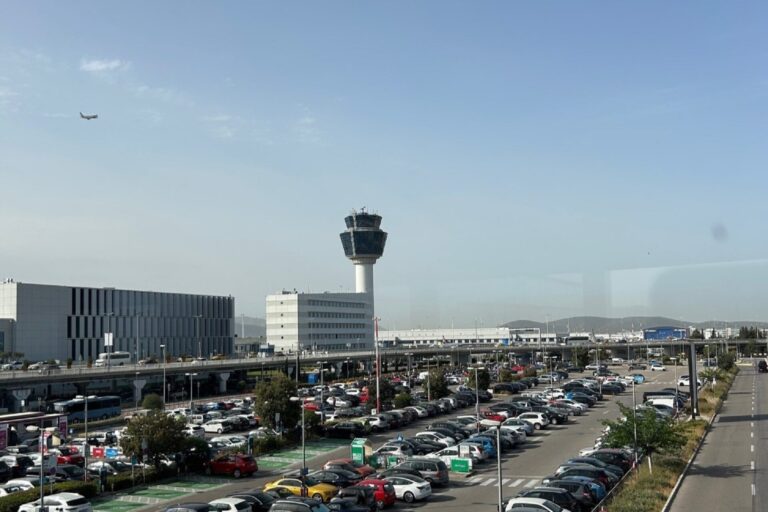 Chefe da Aviação Grega Renuncia Após Investigação sobre Interrupção de Comunicações Radiofônicas