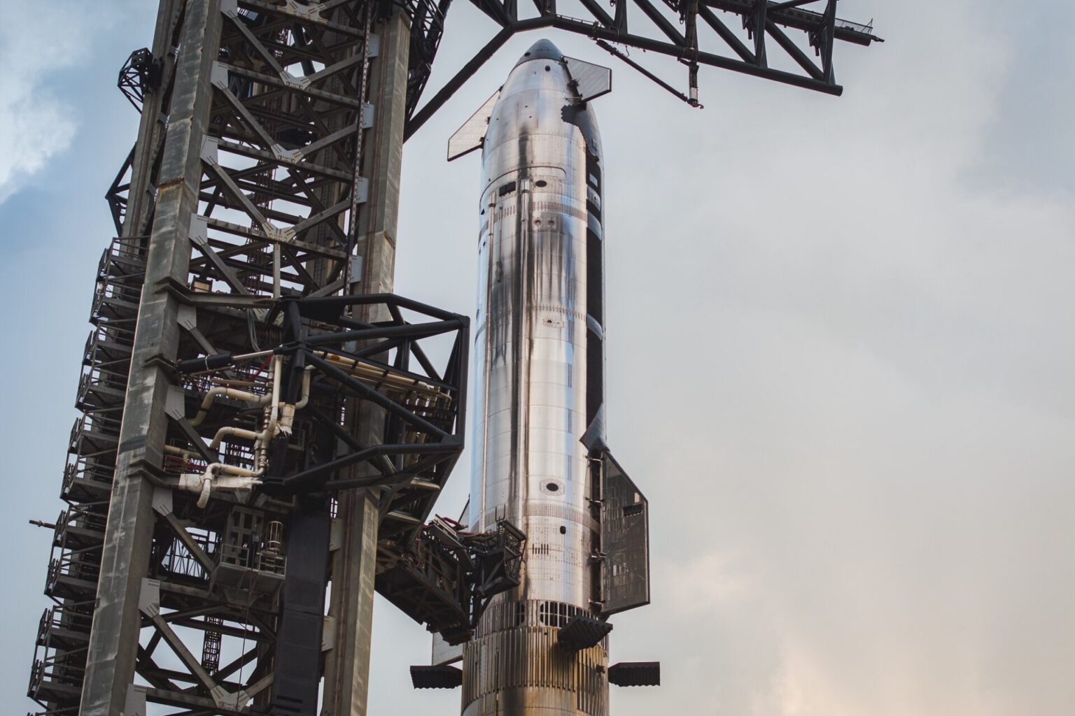 Lançamentos Espaciais Impactam Espaço Aéreo dos EUA: FAA Emite Alerta aos Pilotos