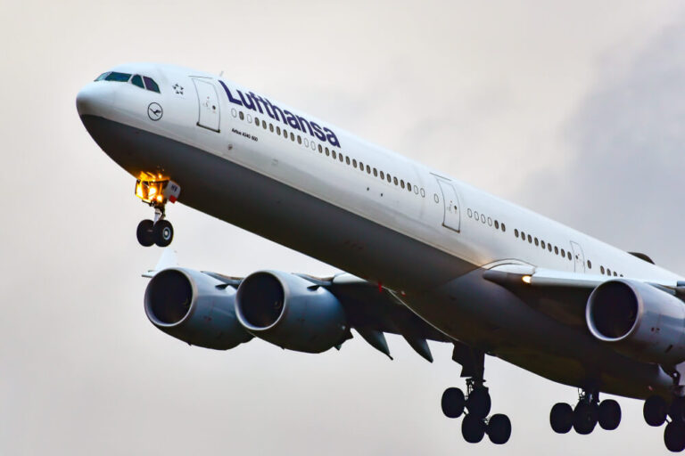 Lufthansa Adia Voos para Teerã Devido a Distúrbios no Irã