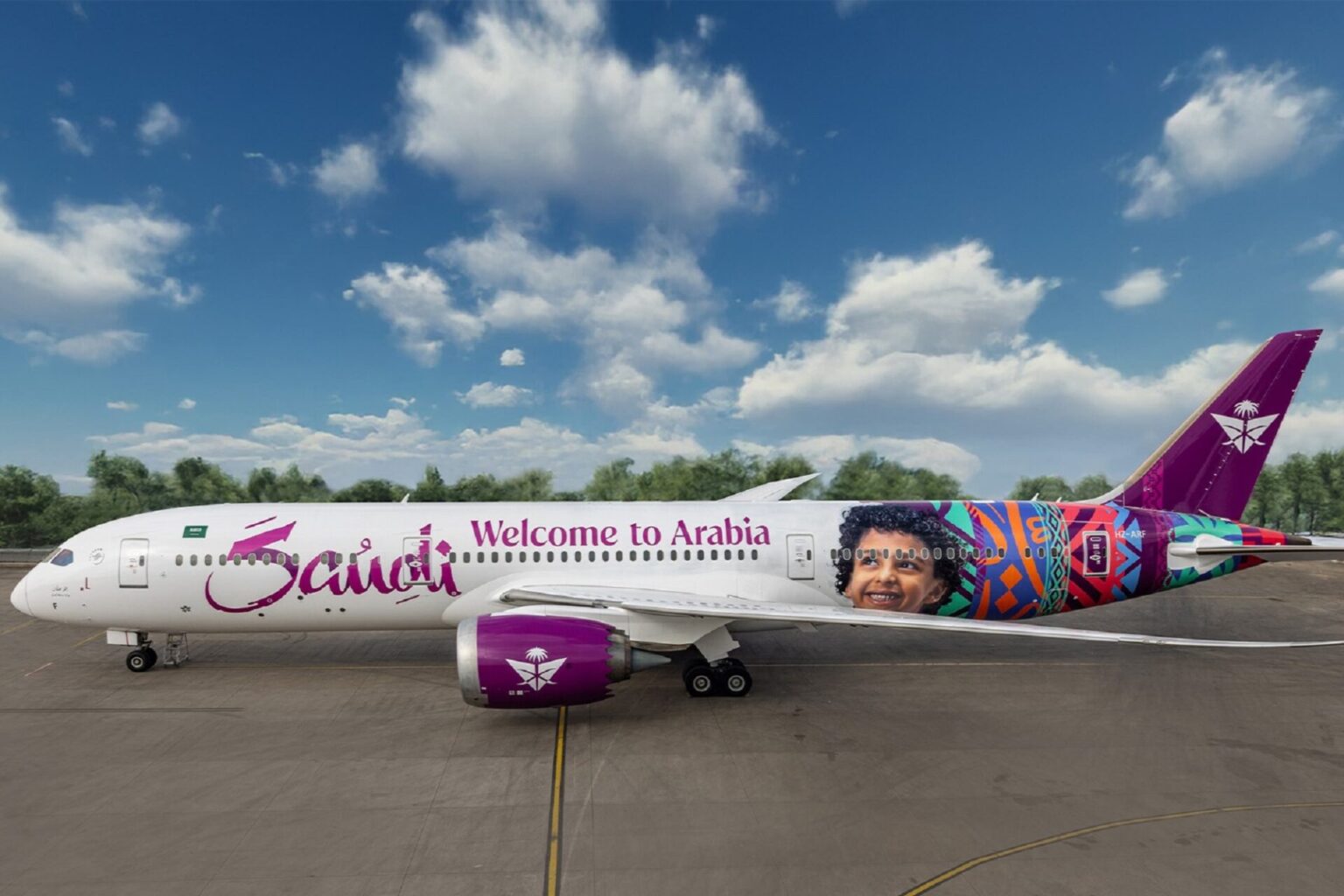 Saudia Revela Boeing 787 com Nova Pintura Comemorativa Deslumbrante