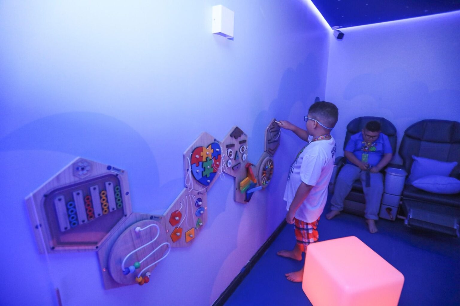 Aeroporto de Goiânia Lança Sala Multissensorial para Aperfeiçoar a Experiência de Passageiros Neurodivergentes