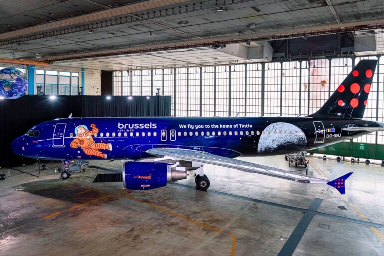 Brussels Airlines Apresenta seu Segundo Avião Inspirado no Tema Espacial de Tintin