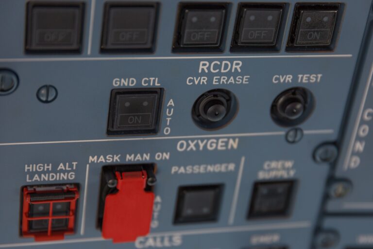 FAA Implementa Requisito de 25 Horas para Gravadores de Voz de Cabine em Novas Aeronaves FAA Implementa Requisito de 25 Horas para Gravadores de Voz de Cabine em Novas Aeronaves