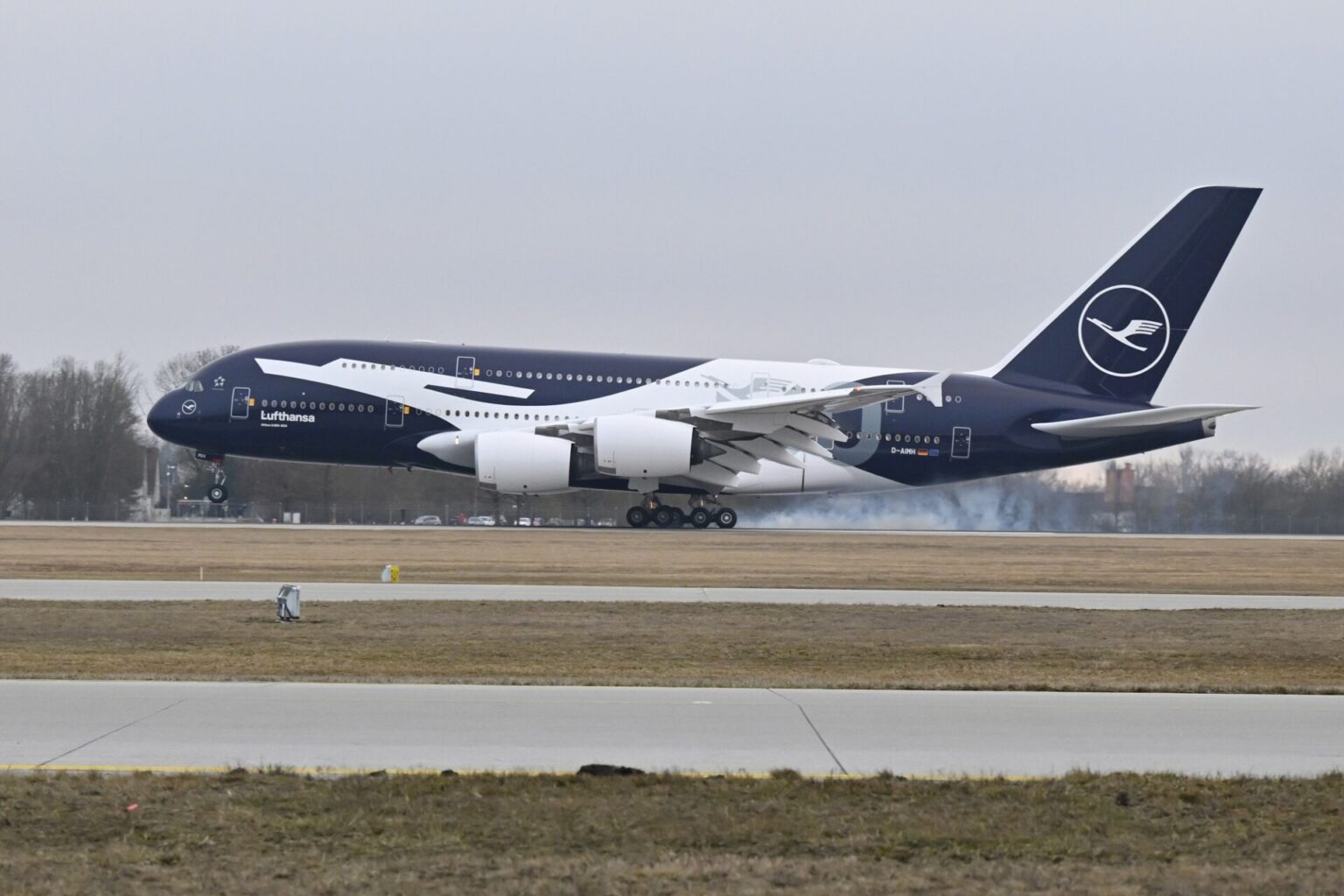 Lufthansa Revela Novo Design do Airbus A380 Integrando-se ao ‘Team XXL Crane’ Lufthansa Revela Novo Design do Airbus A380 Integrando-se ao 'Team XXL Crane'