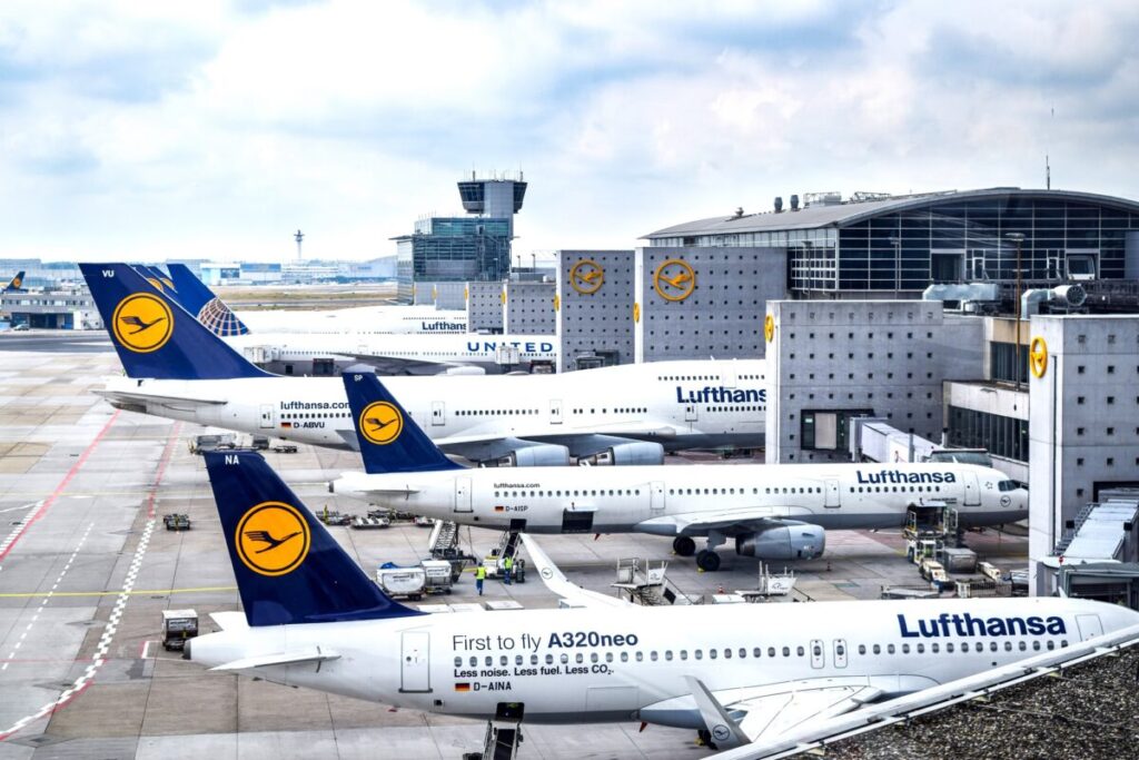 Lufthansa vive dia turbulento com greve de tripulantes de cabine em planejamento