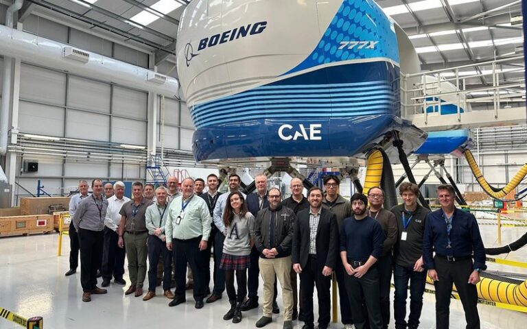 Simuladores do Boeing 777X Conquistam Suas Primeiras Certificações Simuladores do Boeing 777X Conquistam Suas Primeiras Certificações