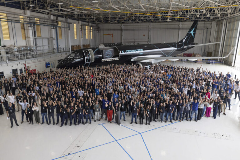 Embraer Recebe Prêmio de Excelência pelo Destacado Programa de Cargueiros