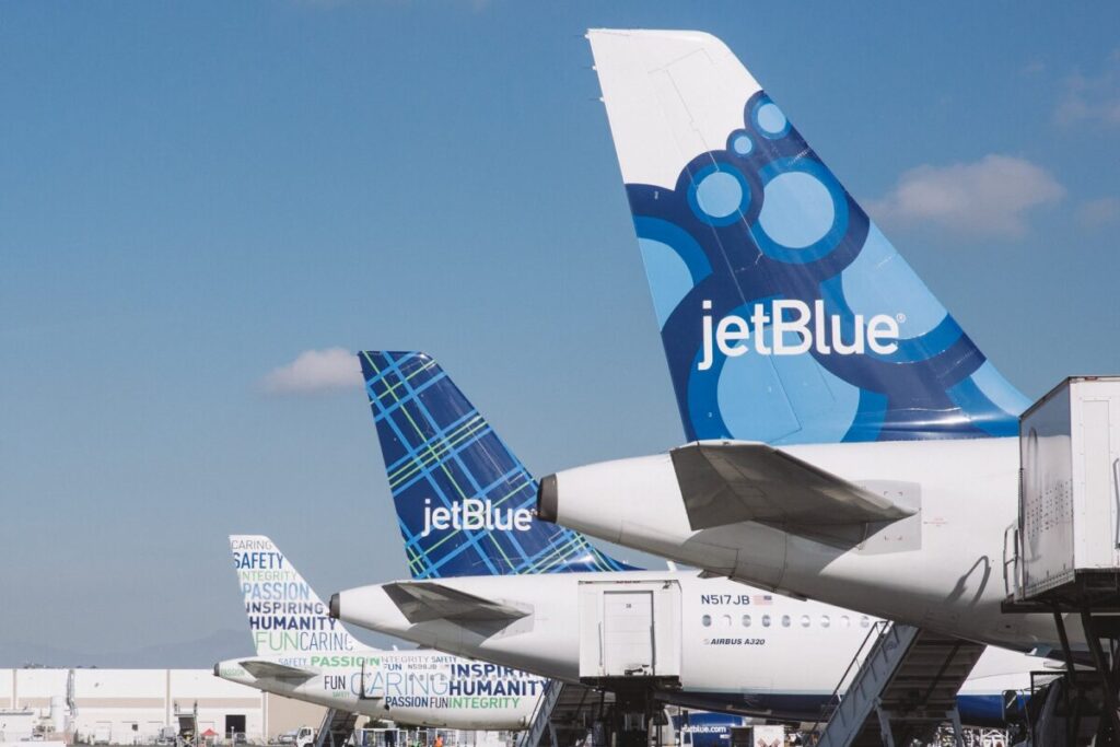 FAA interrompe temporariamente os voos da JetBlue devido a incidentes técnicos