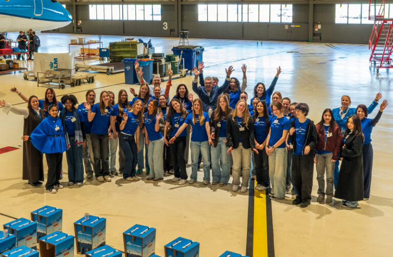 KLM Embraer Girls in Aviation
